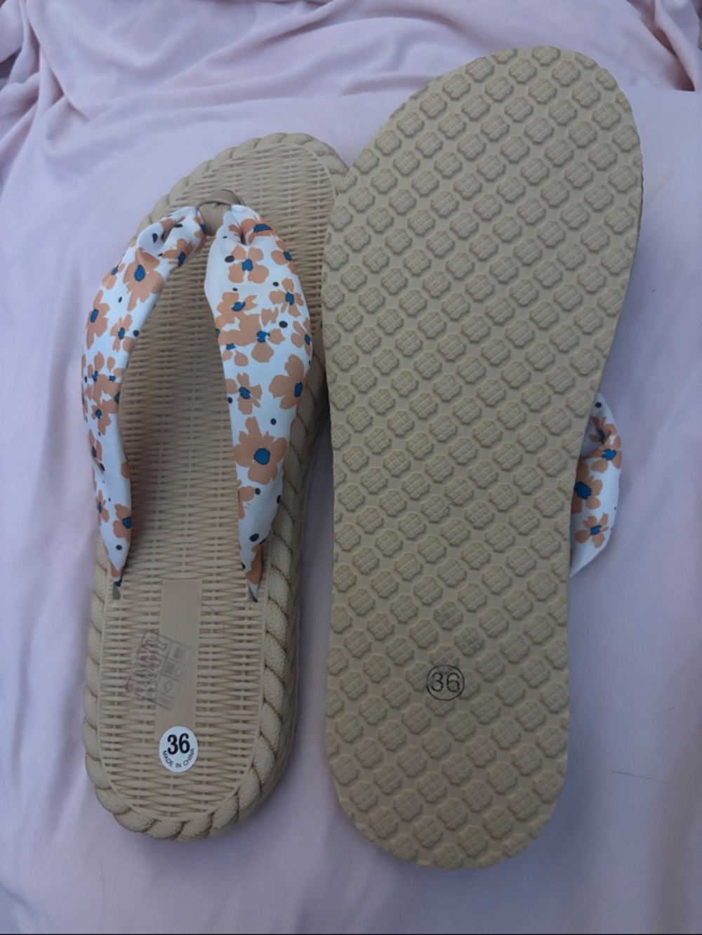 Yellow Floral and White Flip Flops Size 6 - Picture 2 of 2